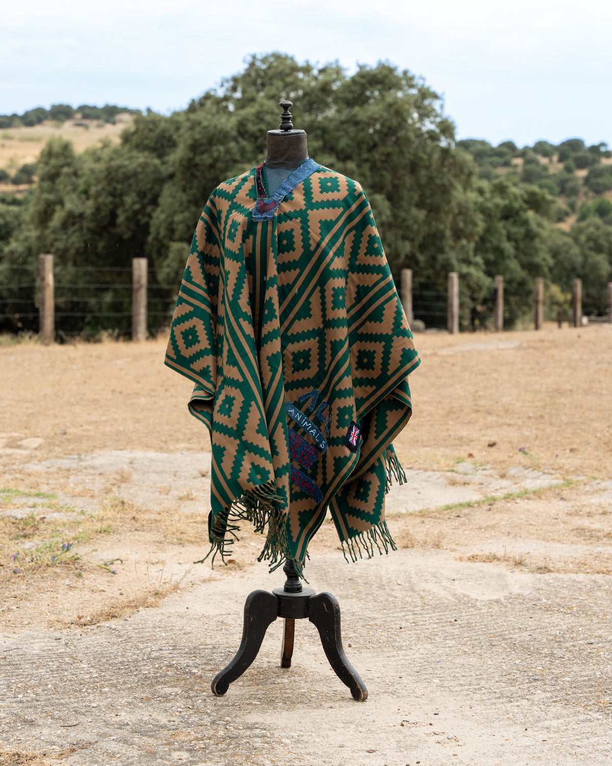 Poncho — Edition No. 03