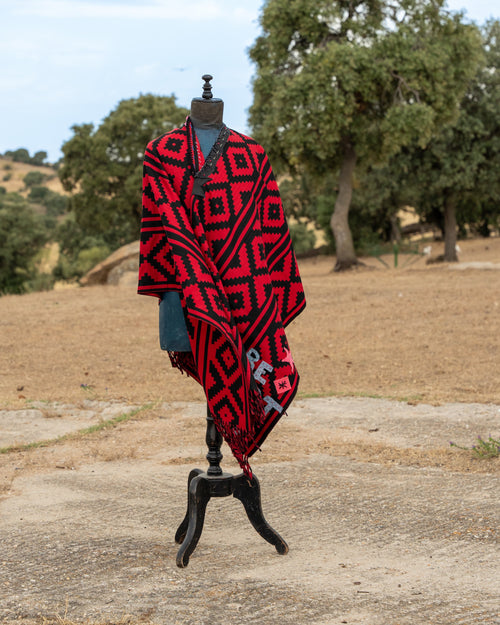 Poncho — Edition No. 01