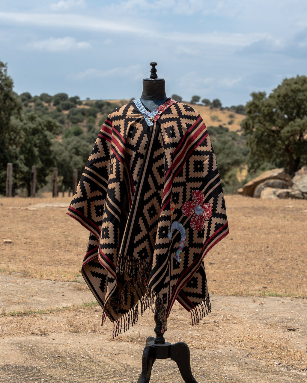 Poncho — Edition No. 06