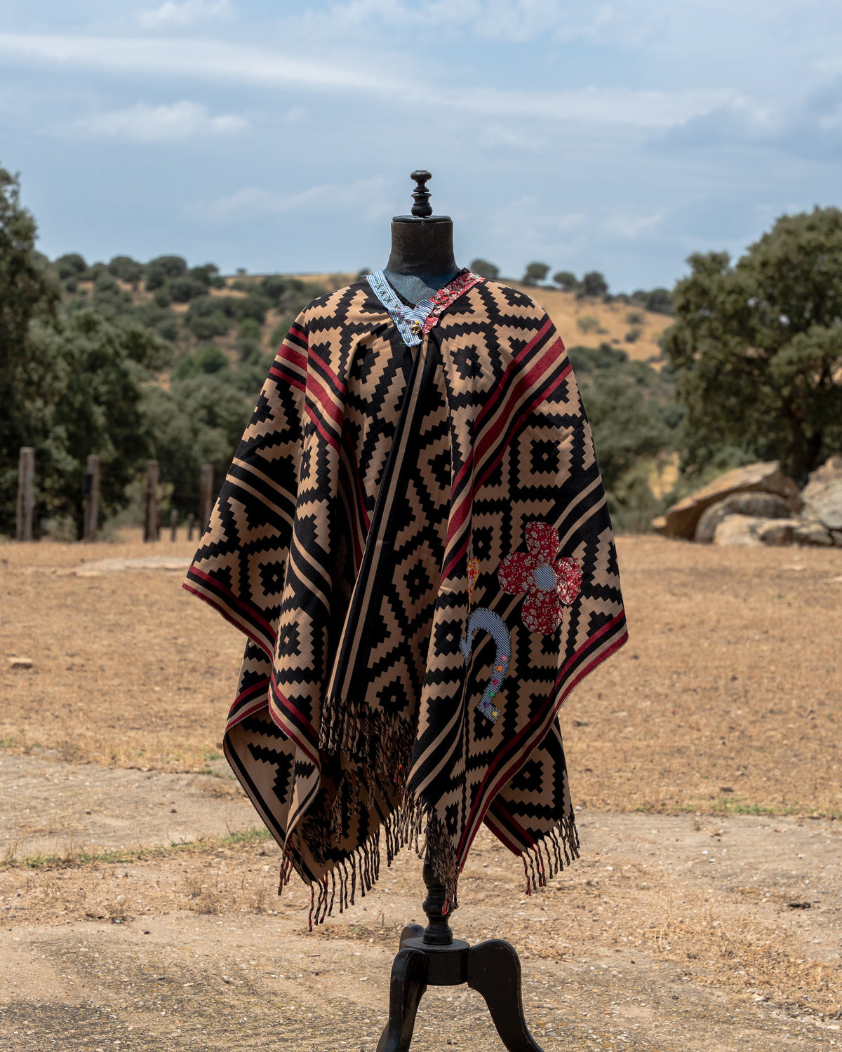 Poncho — Edition No. 06
