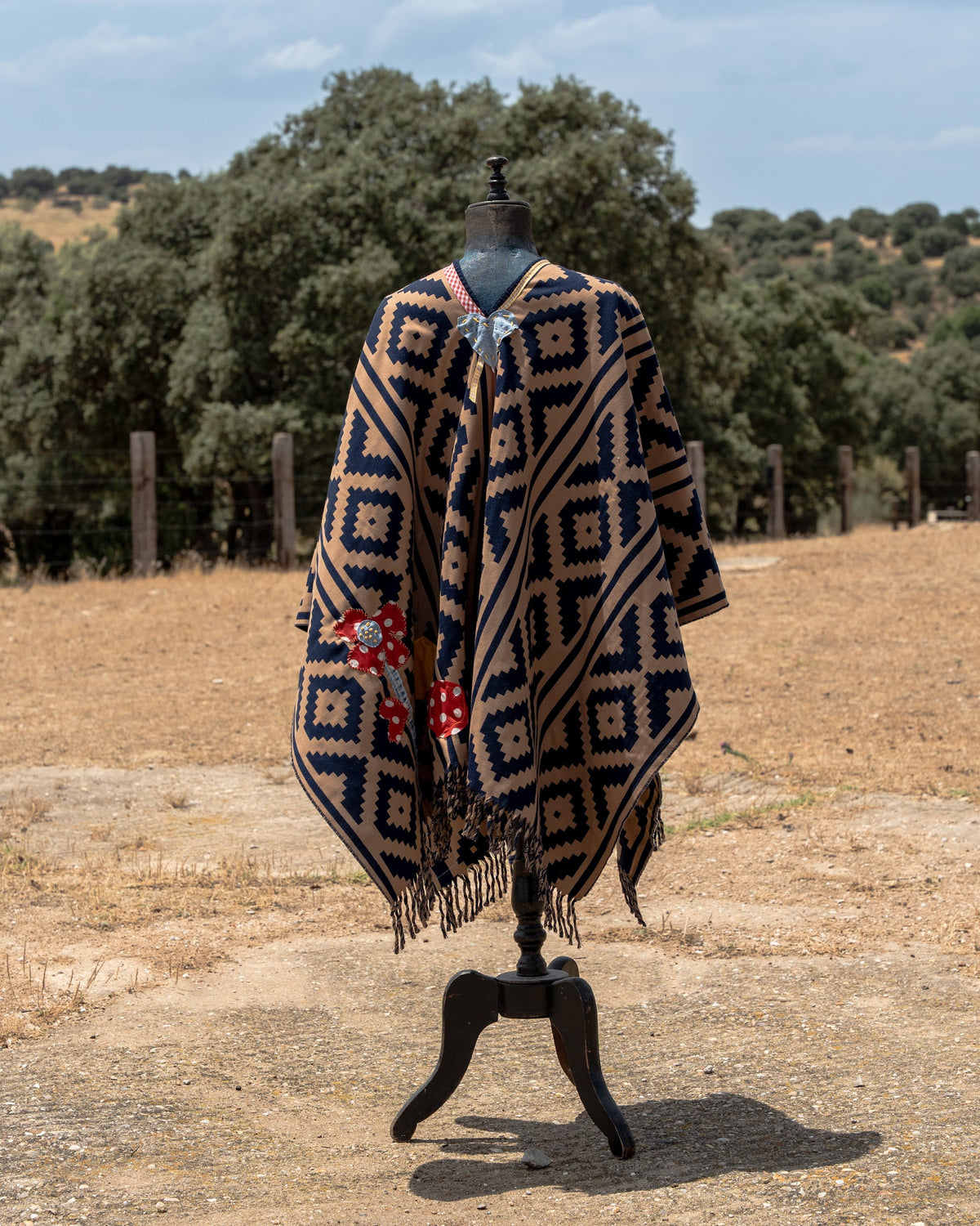 Poncho — Edition No. 09