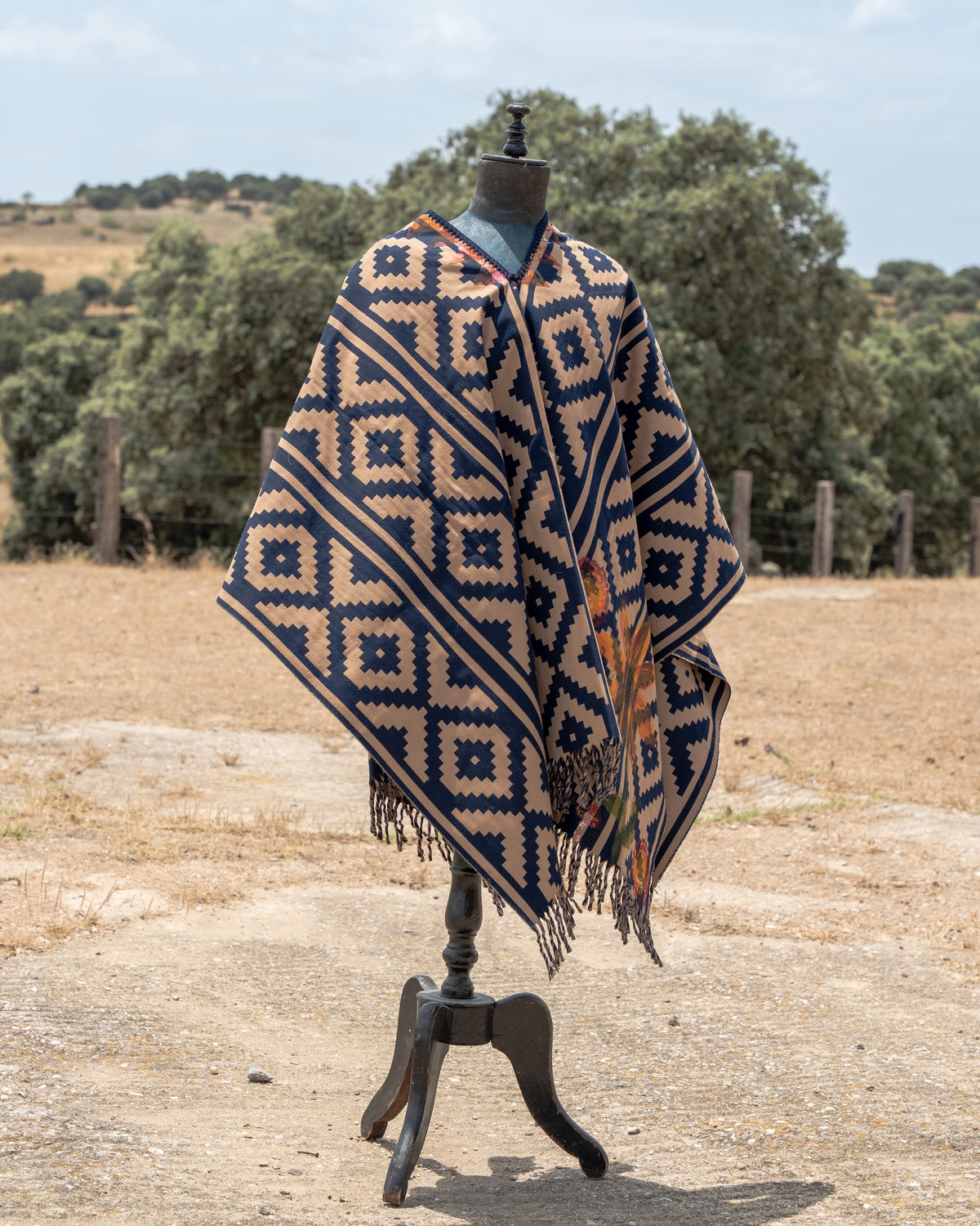 Poncho — Edition No. 17