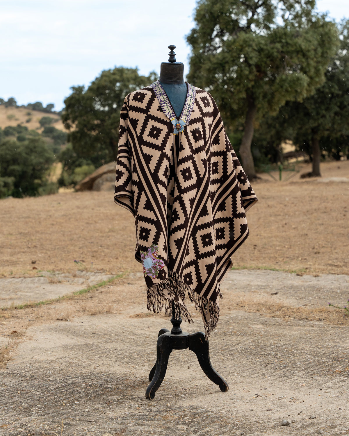 Poncho — Edition No. 04