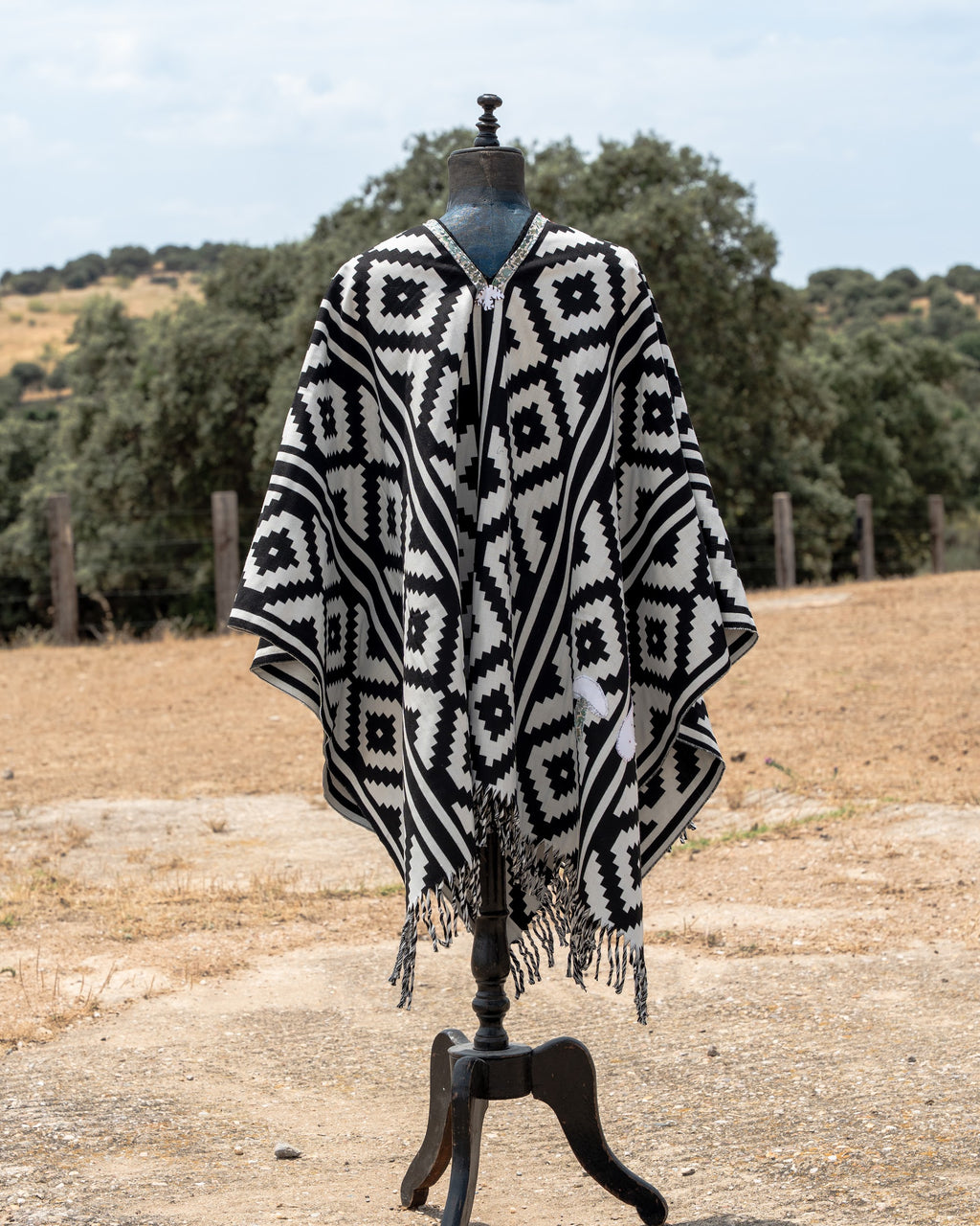Poncho — Edition No. 16