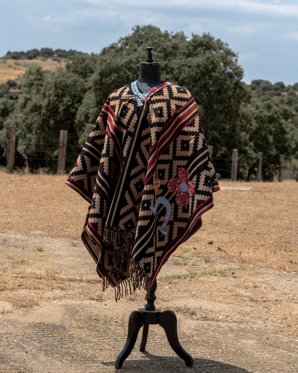 Poncho — Edition No. 06