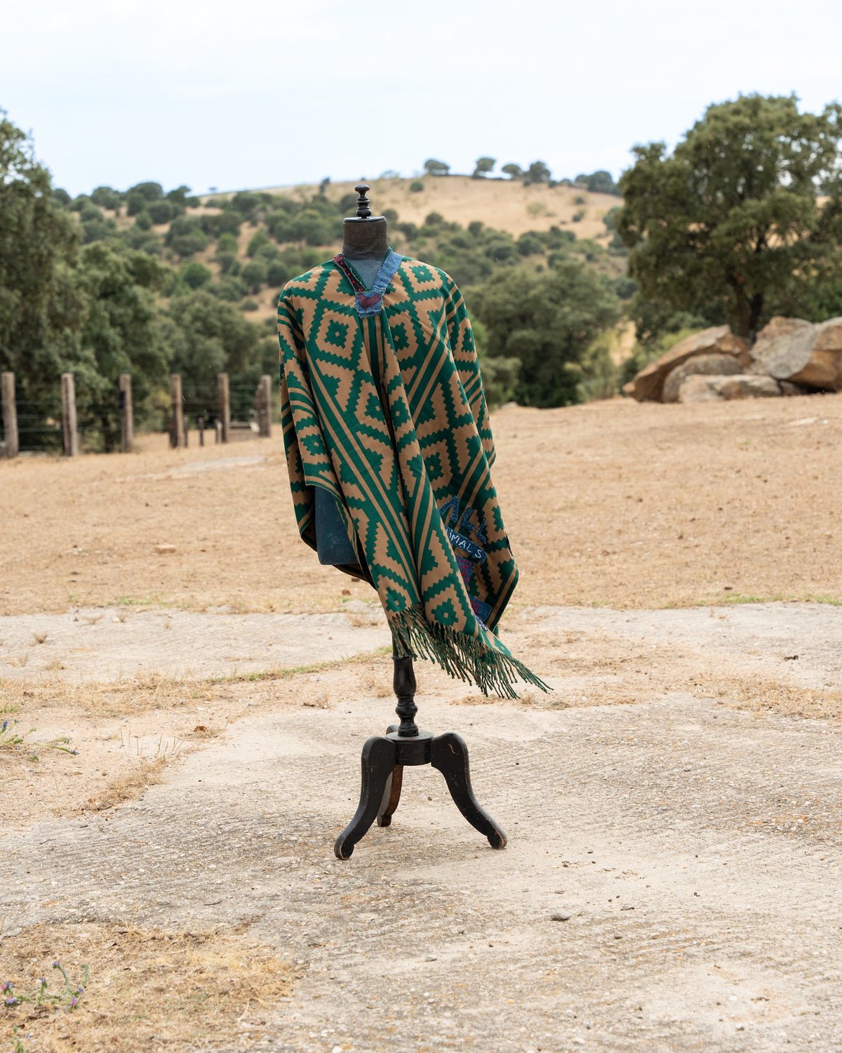 Poncho — Edition No. 03