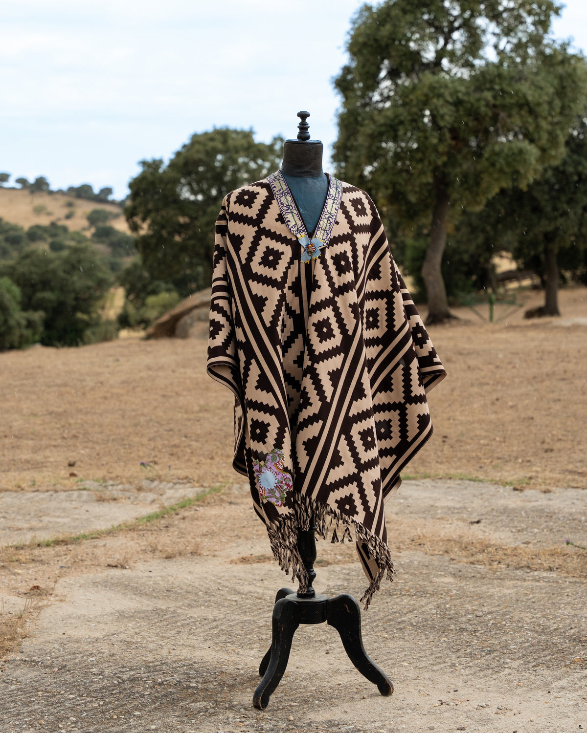 Poncho — Edition No. 04