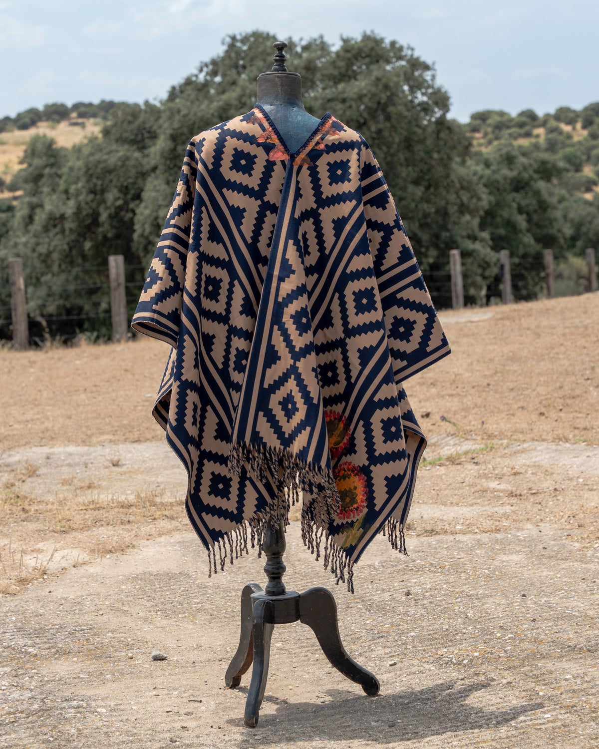 Poncho — Edition No. 17