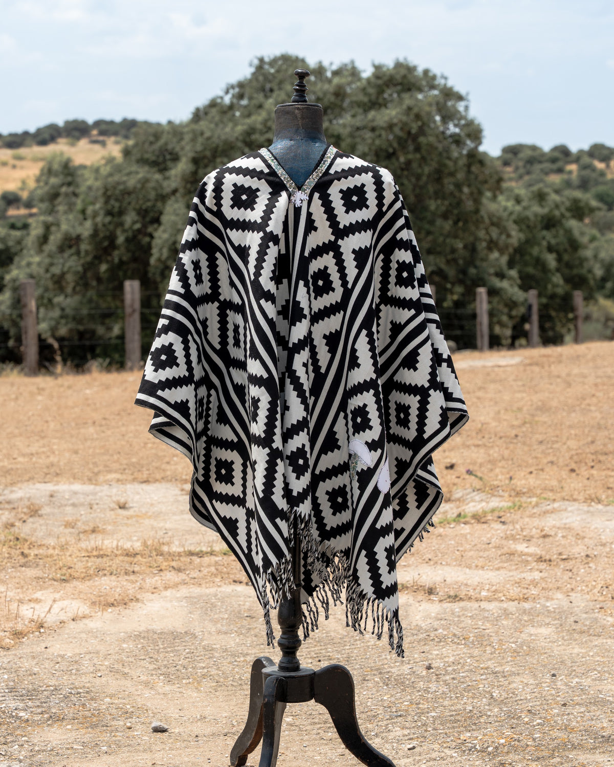 Poncho — Edition No. 16