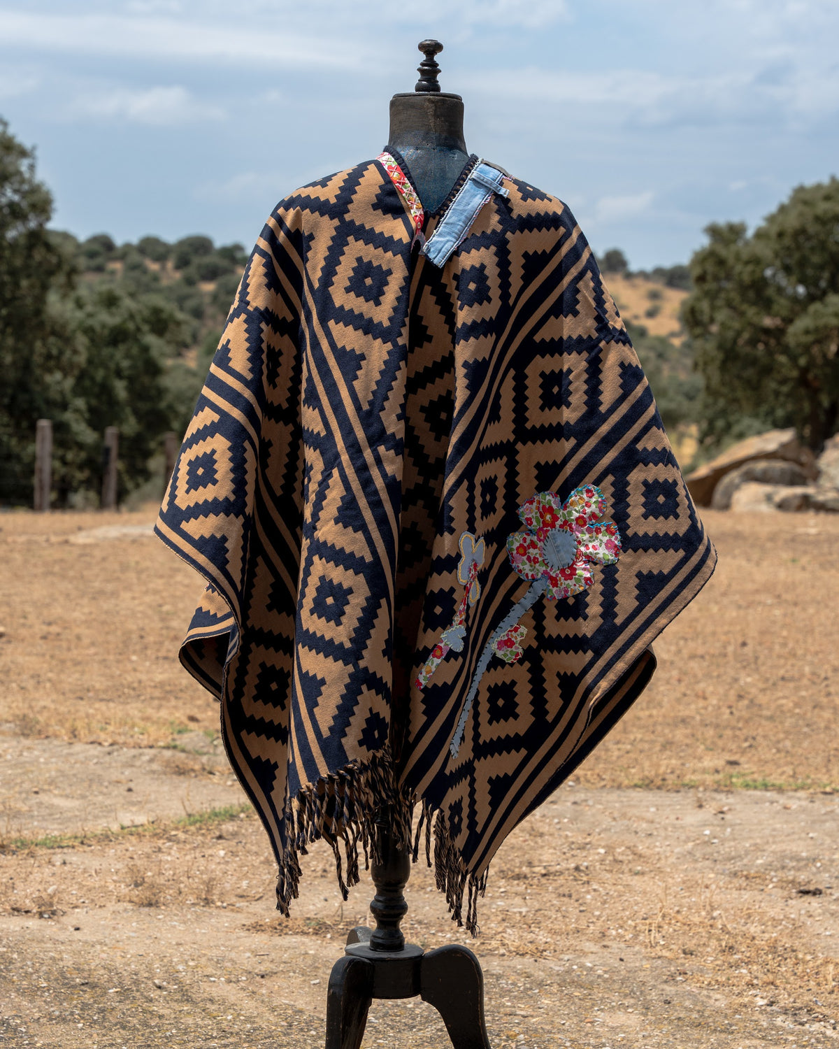 Poncho — Edition No. 05