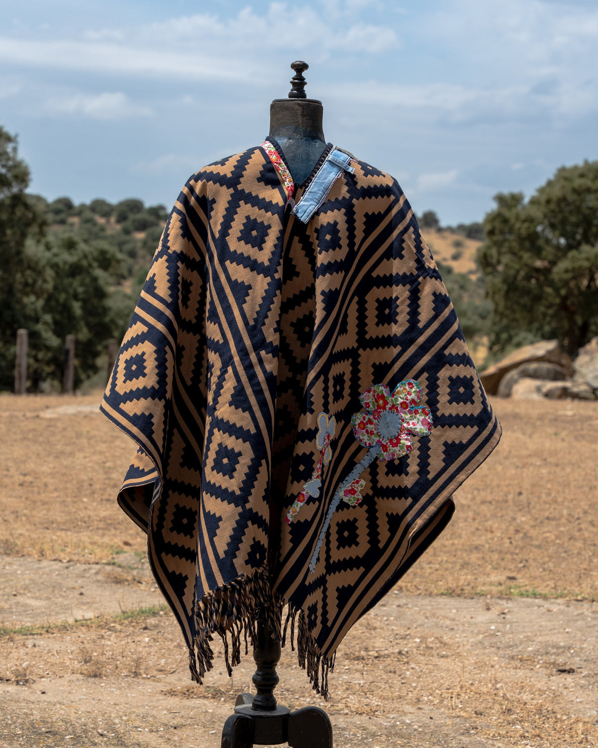 Poncho — Edition No. 05