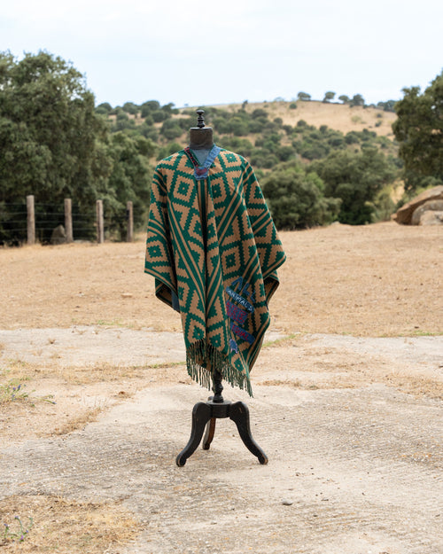 Poncho — Edition No. 03