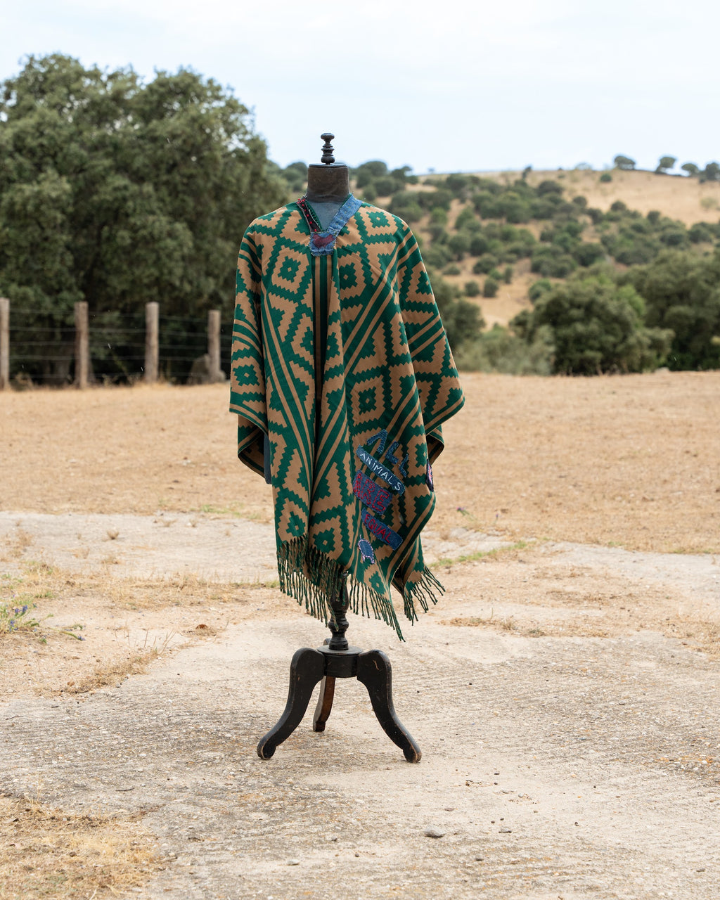 Poncho — Edition No. 03