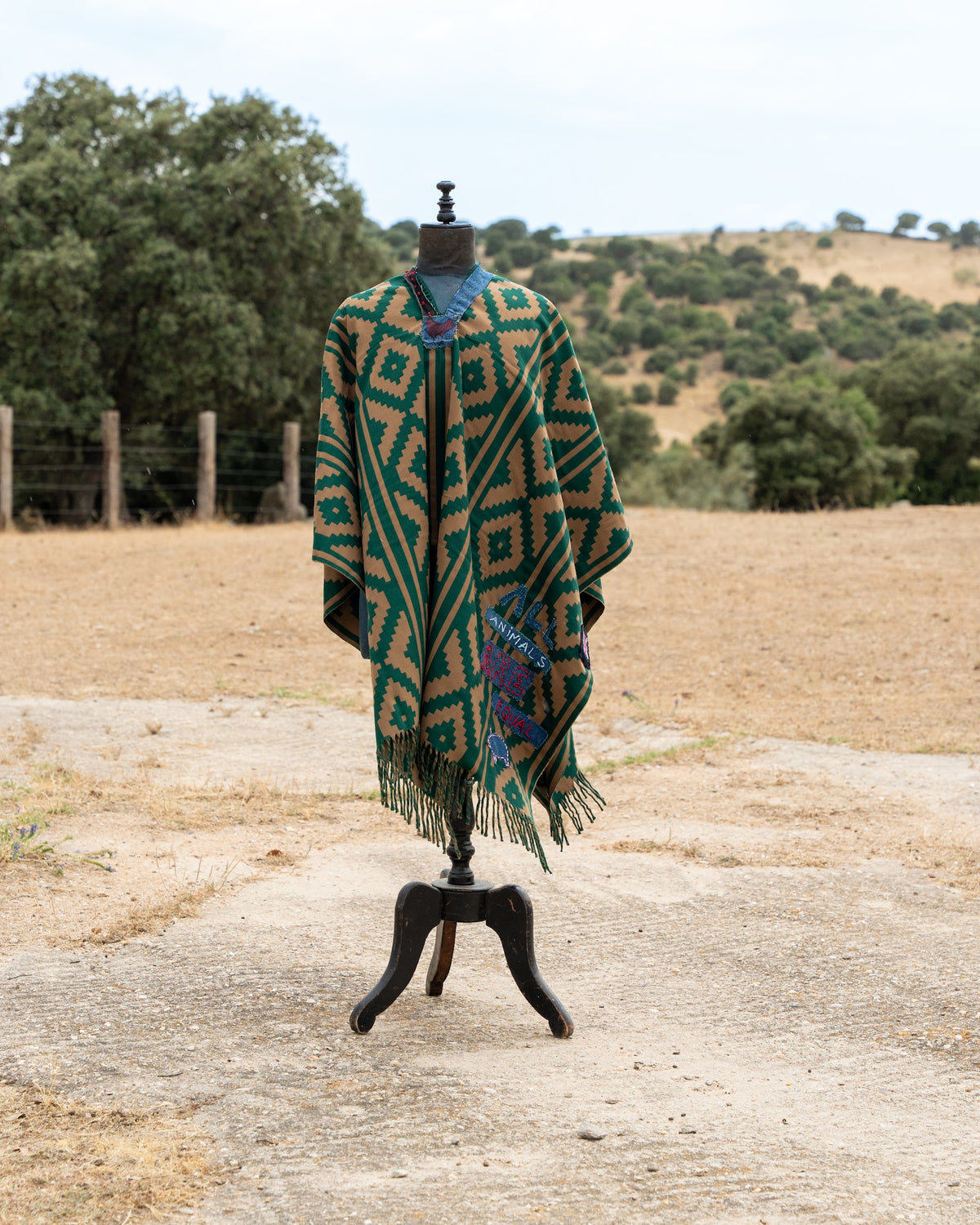 Poncho — Edition No. 03