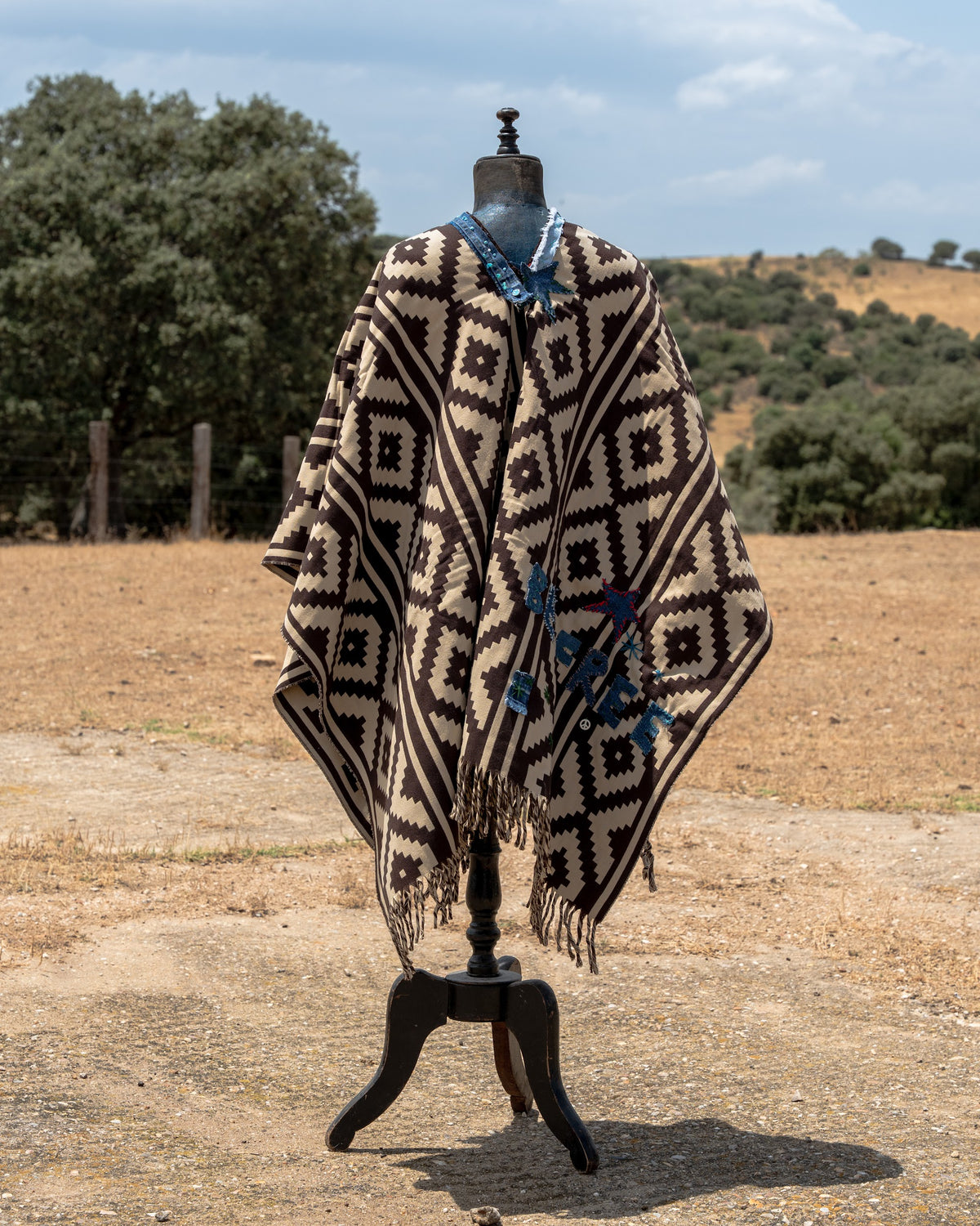 Poncho — Edition No. 07