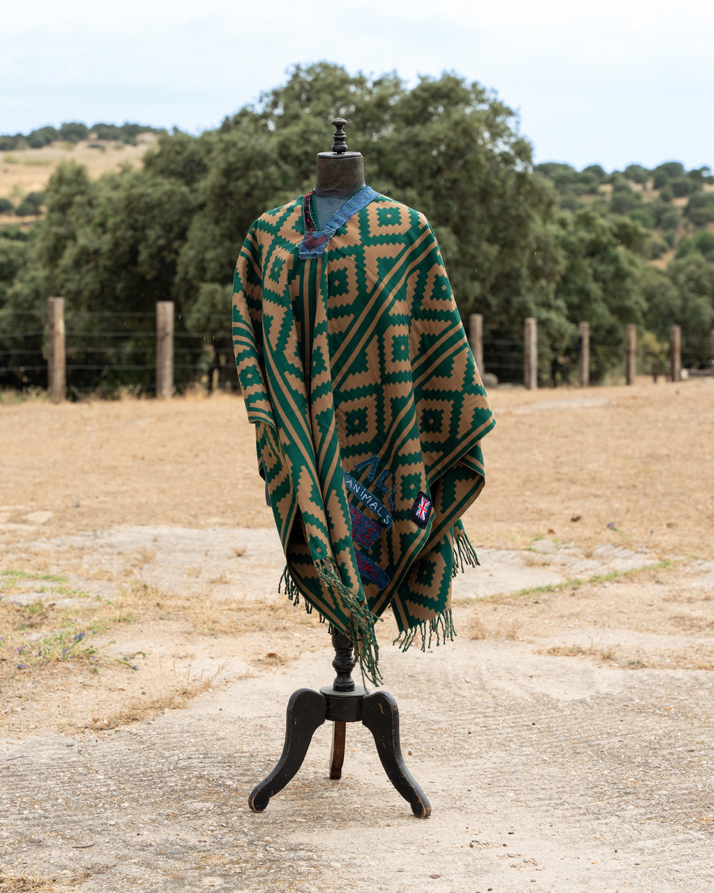 Poncho — Edition No. 03