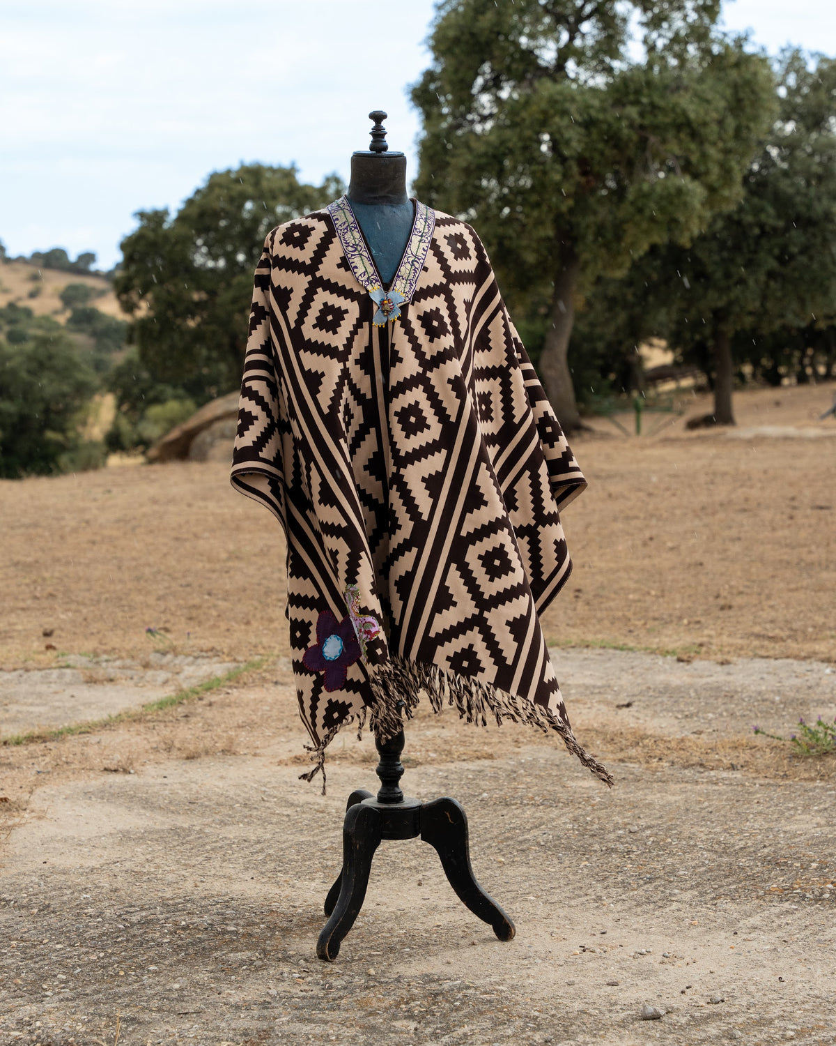 Poncho — Edition No. 04