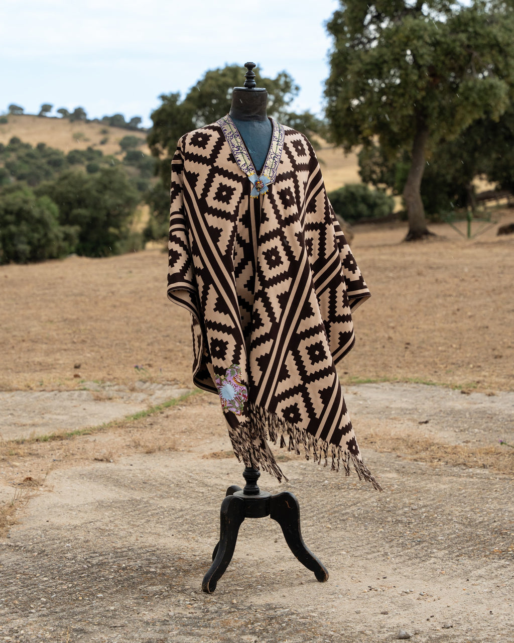 Poncho — Edition No. 04