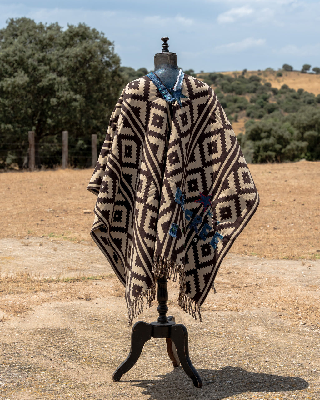 Poncho — Edition No. 07