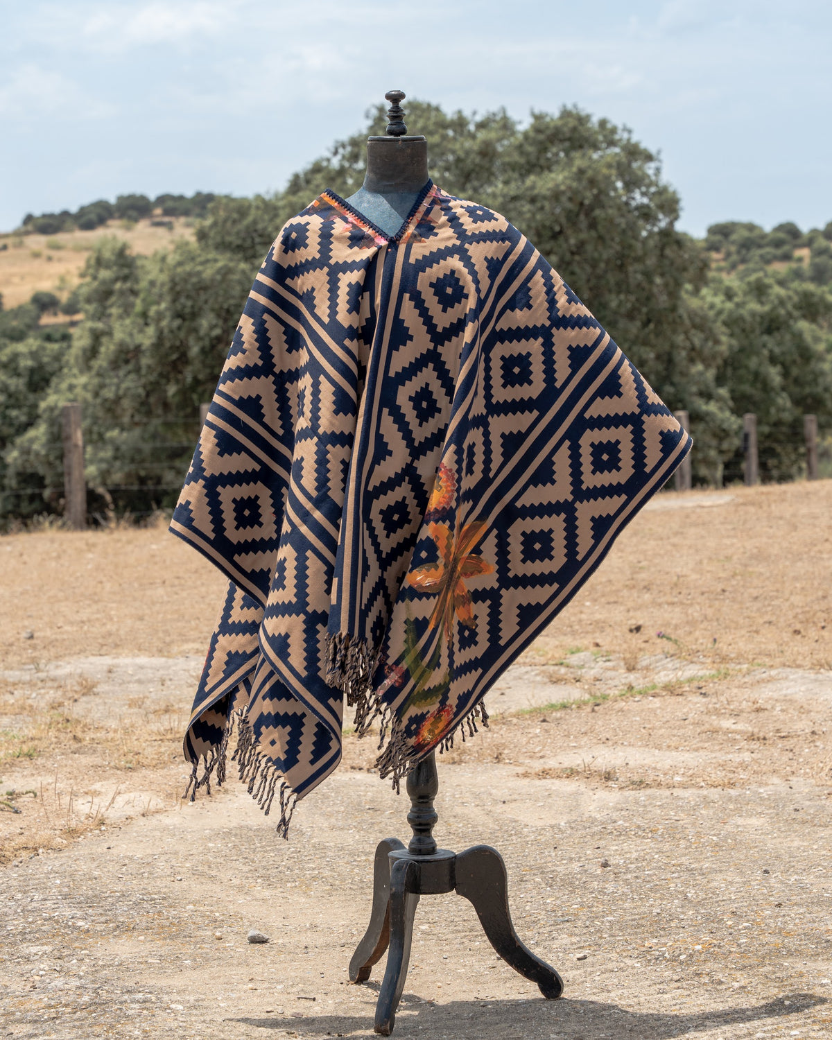 Poncho — Edition No. 17