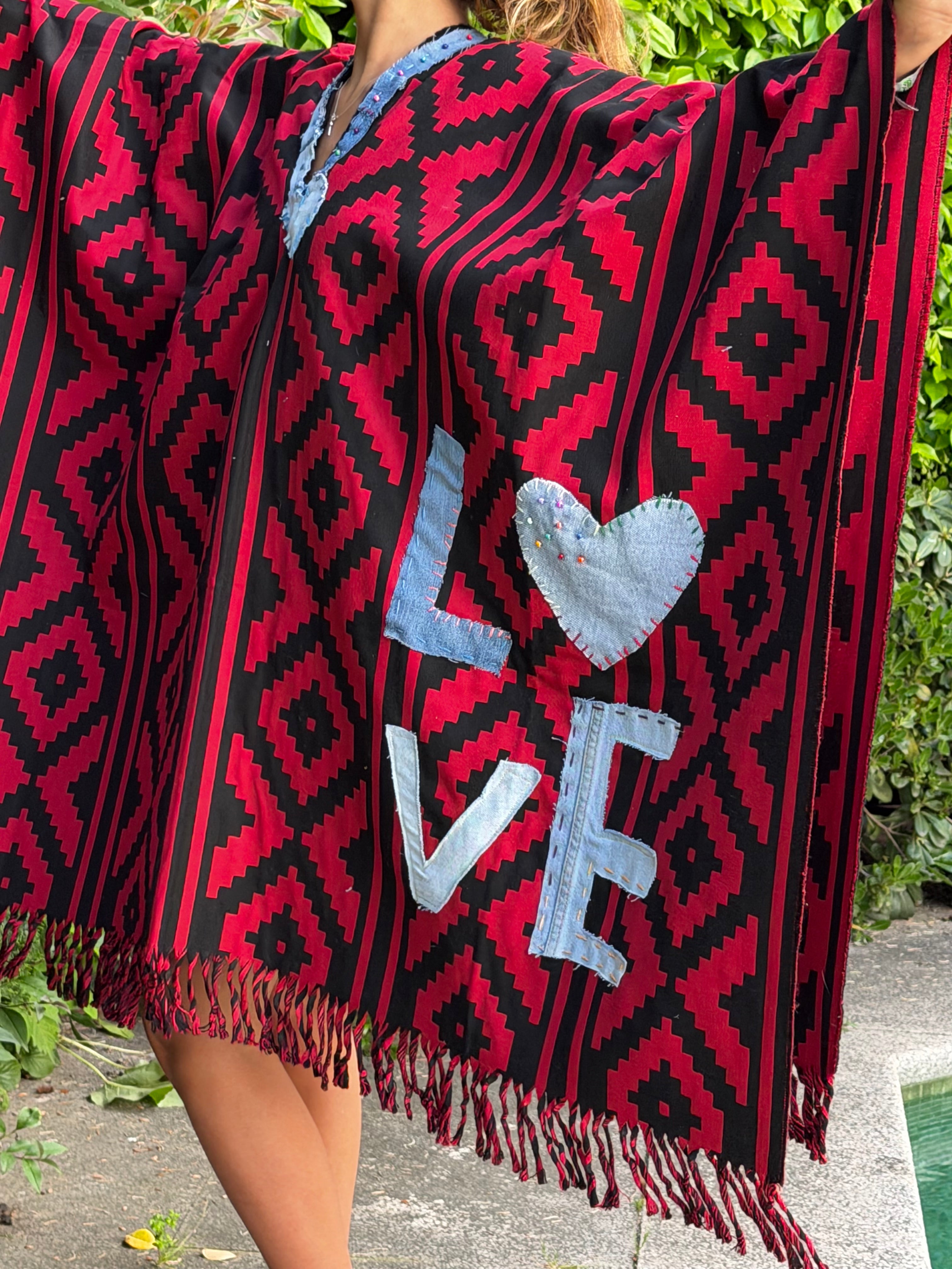 Poncho Pampa Red